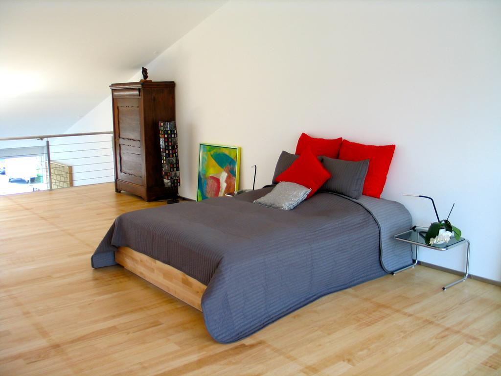 Artist'S Loft Zur Maloya Apartment Ormalingen Ruang foto